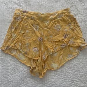 Billabong floral yellow shorts